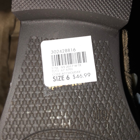 Boots - Picture 7 of 7